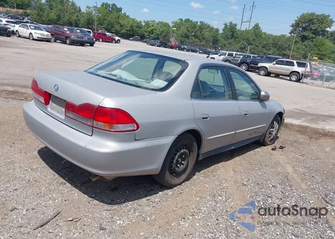 2001 Honda Accord 2.3 Lx z USA, uszkodzony, nr VIN 1HGCG66541A003009